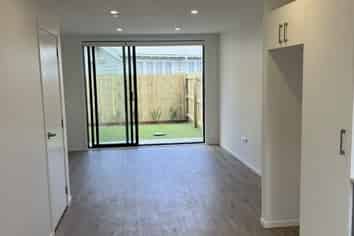 4/127 Luke Street East, Otahuhu