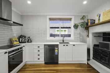 76 Cook Street, Hamilton East