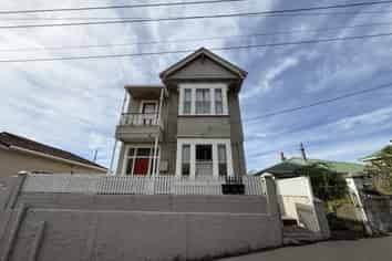 8/19 Canongate, Dunedin Central