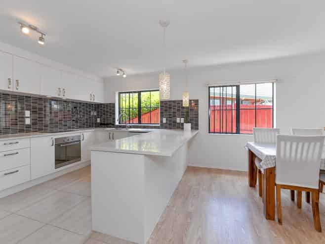 10 Midvale Place, Burswood