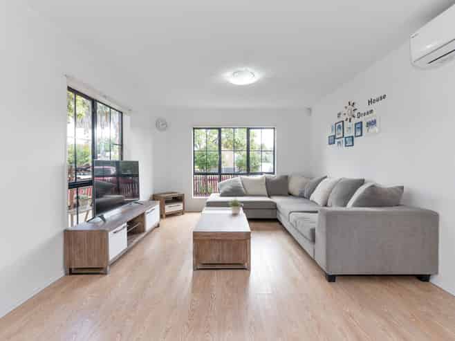 10 Midvale Place, Burswood