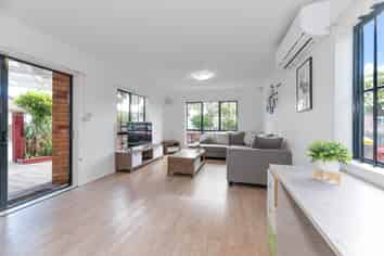 10 Midvale Place, Burswood