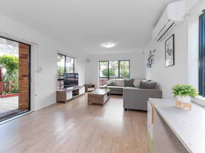 10 Midvale Place, Burswood