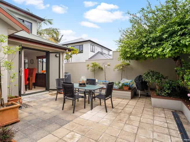 51B  Dignan Street, Point Chevalier