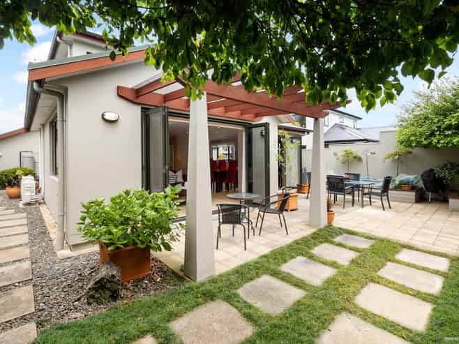 51B  Dignan Street, Point Chevalier