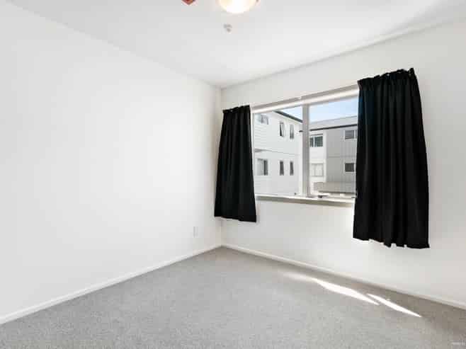 95E Felton Mathew Avenue, Saint Johns