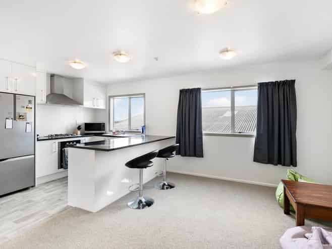 95E Felton Mathew Avenue, Saint Johns