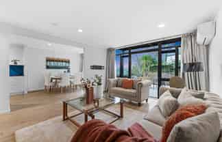 2/30 Verbena Road, Birkdale