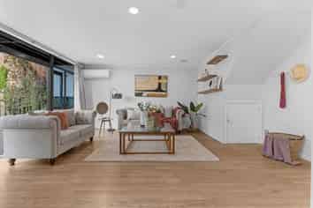 2/30 Verbena Road, Birkdale