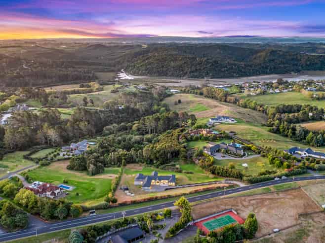 145 Okura River Road, Okura