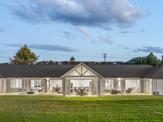 145 Okura River Road, Okura