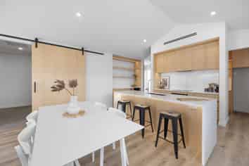 102 Pelorus Avenue, Poraiti