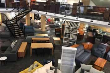 STANDOUT RETAIL SHOWROOM OPPORTUNITY
