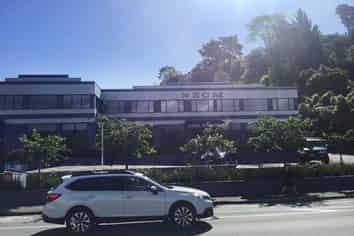 STANDOUT RETAIL SHOWROOM OPPORTUNITY
