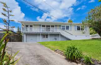  37 Raewyn Street, Morningside