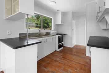  37 Raewyn Street, Morningside