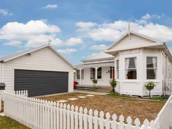 11 Schwass Street, Seddon