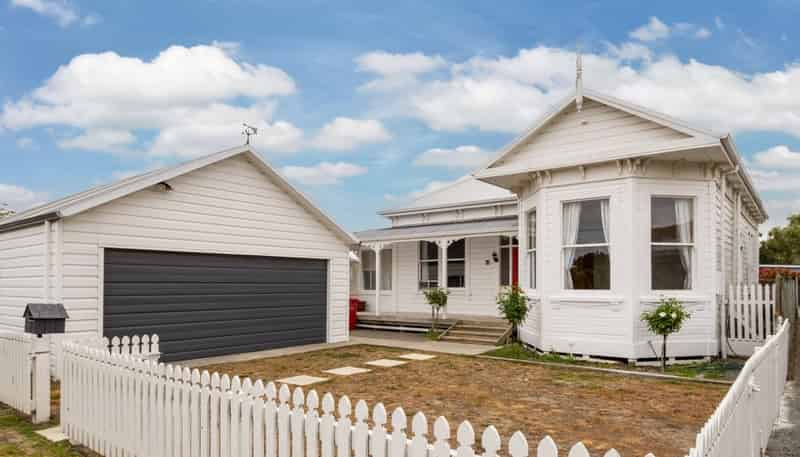 11 Schwass Street, Seddon