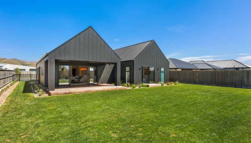 10 Whareatea Road, Redwoodtown