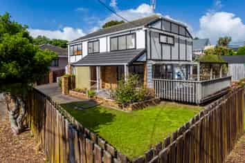 2/189 Onewa Road, Birkenhead