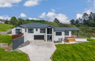 300 Whitford Park Road, Whitford