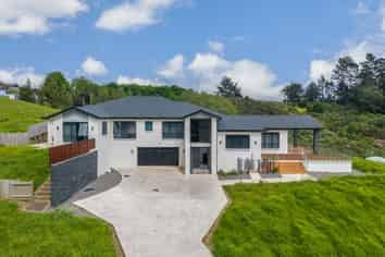 300 Whitford Park Road, Whitford