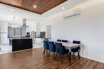 300 Whitford Park Road, Whitford