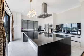 300 Whitford Park Road, Whitford