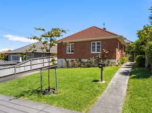 18 Bonnie Brae Road, Meadowbank
