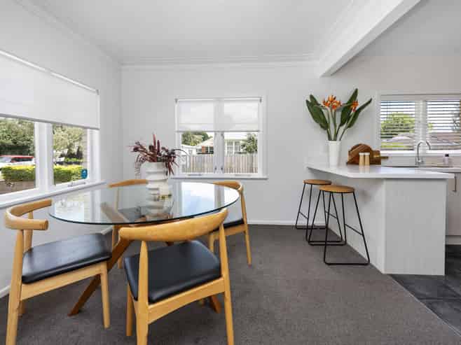 41 Riversdale Road, Avondale