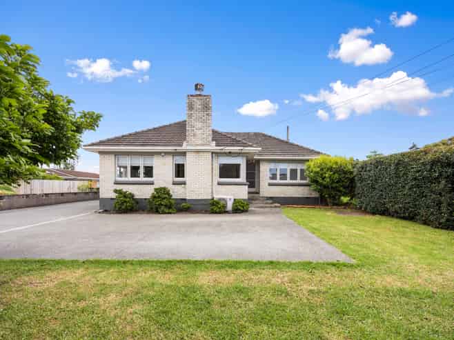 41 Riversdale Road, Avondale