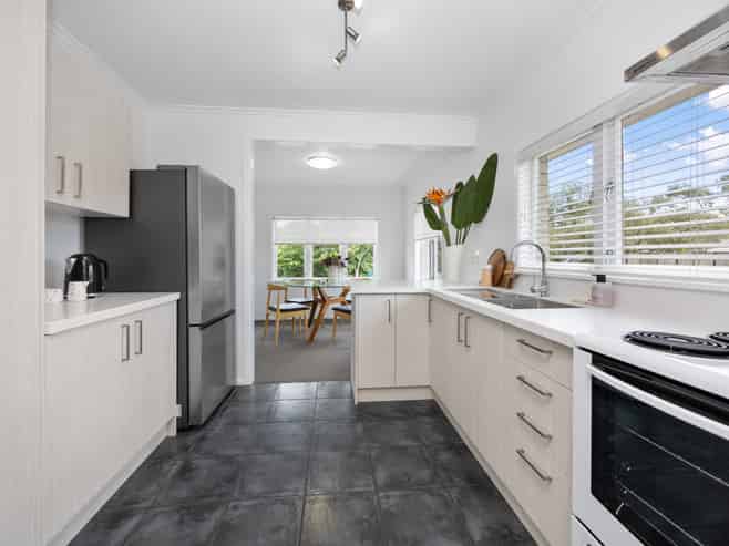 41 Riversdale Road, Avondale