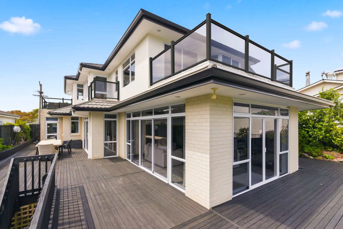 Fantastic Family Home in Golf Rd, Paraparaumu Beach