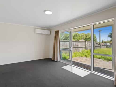 55-57 Momorangi Crescent, Redwood