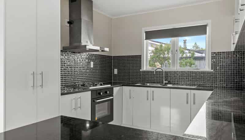 2/8 Winspear Place, Manukau