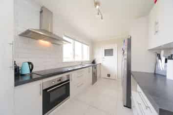 337 Botanical Road, West End