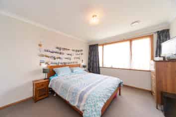 337 Botanical Road, West End