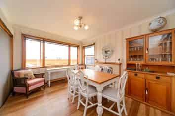 337 Botanical Road, West End