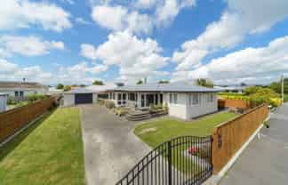 337 Botanical Road, West End