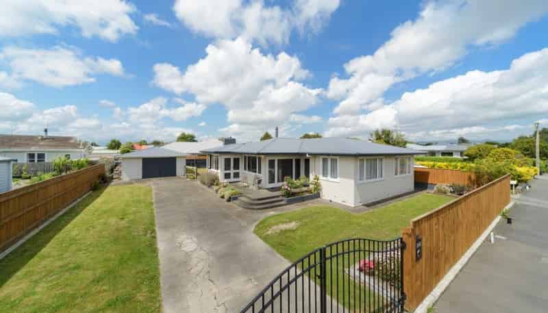 337 Botanical Road, West End