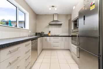 1 Azalea Close, Templeton