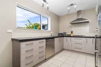 1 Azalea Close, Templeton