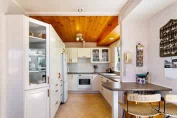 1/208 Royal Road, Massey