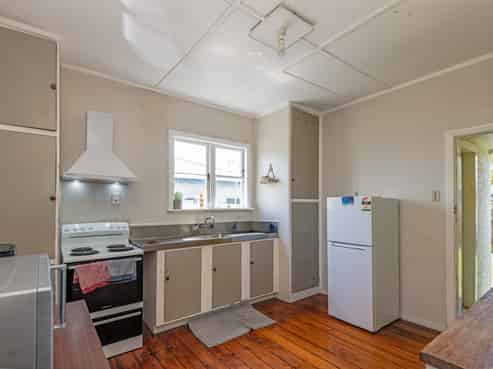 333 Botanical Road, West End