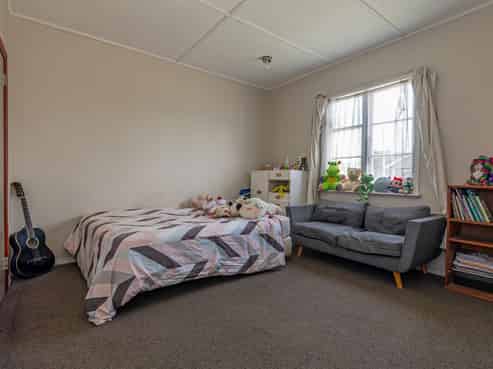 333 Botanical Road, West End