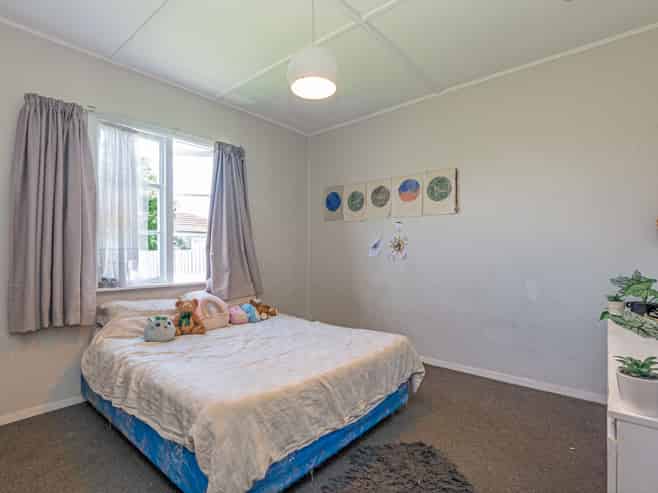 333 Botanical Road, West End