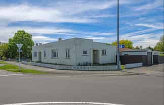 333 Botanical Road, West End