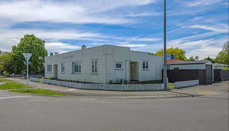 333 Botanical Road, West End