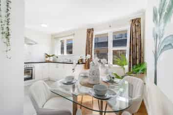 3/8 Bowling Avenue, Epsom