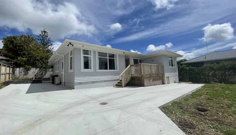 4 Chapman Road, Te Atatu Peninsula